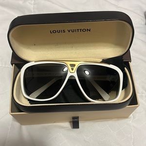 Louis Vuitton evidence sunglasses
